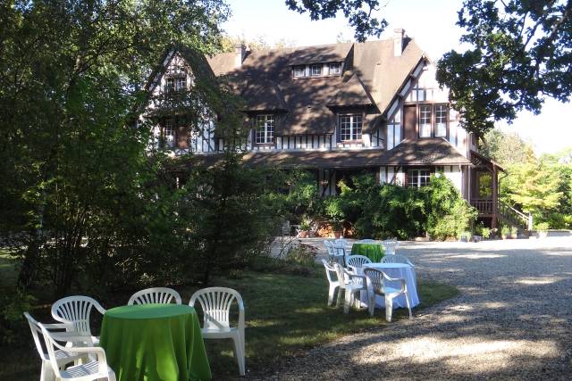 L’Orangerie du Manoir Saint Hubert, domaine de mariage à Machault (77) — photo 10